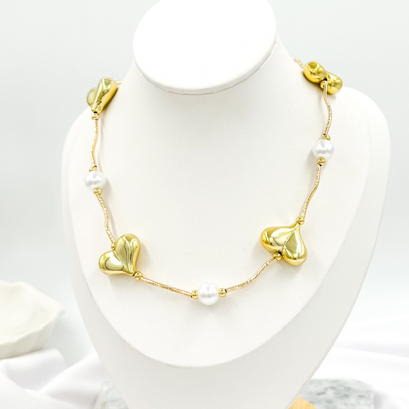 COLLAR CON CORAZON Y PERLAS...