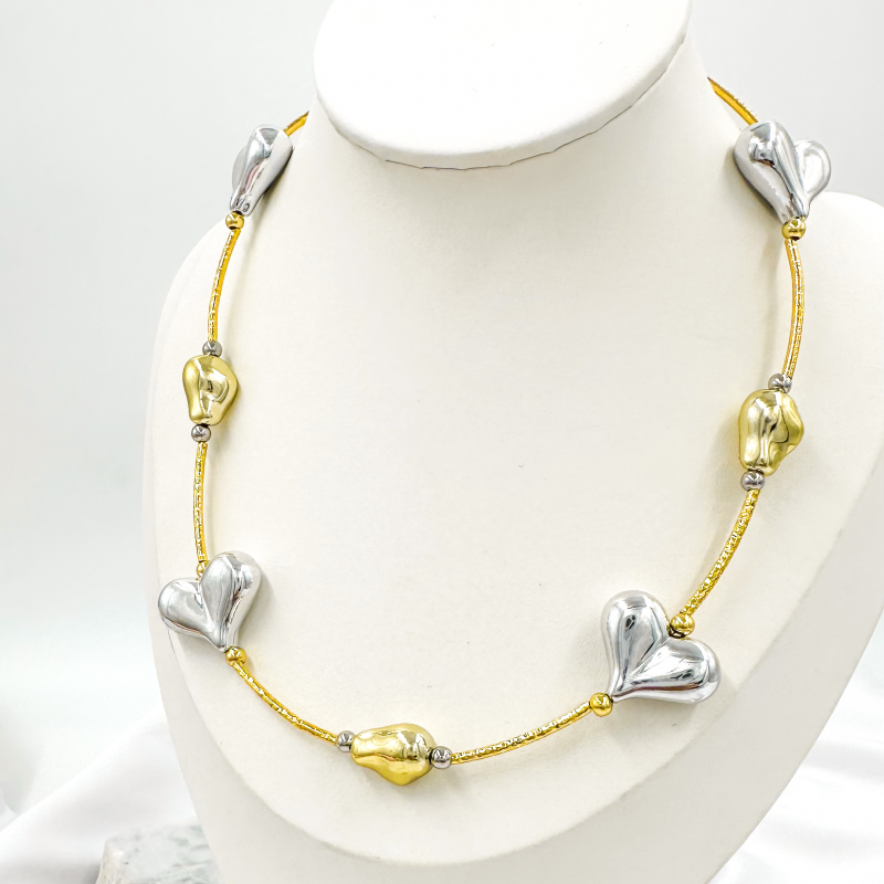 COLLAR CON CORAZON Y PERLAS...