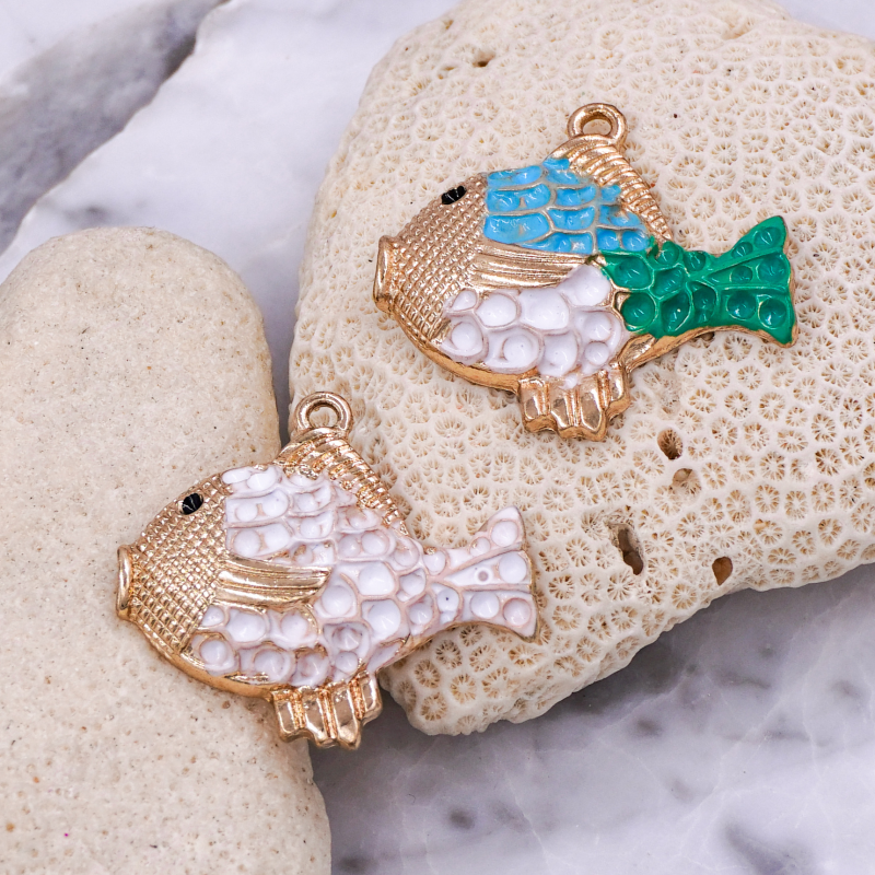 DIJE DE PEZ ESMALTADO X UNIDAD