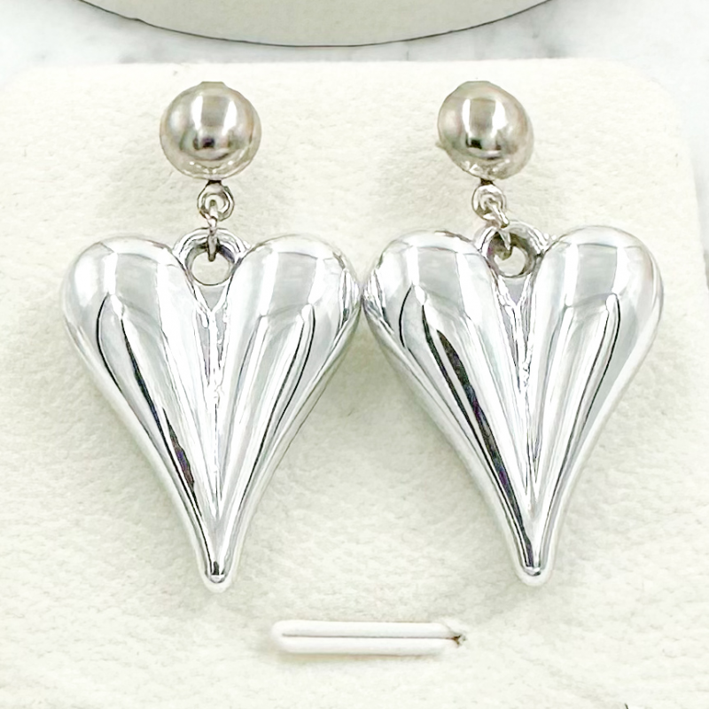 ARETE CORAZON PLATEADO