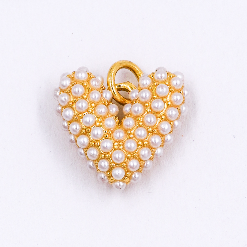 dije de corazon con perlitas