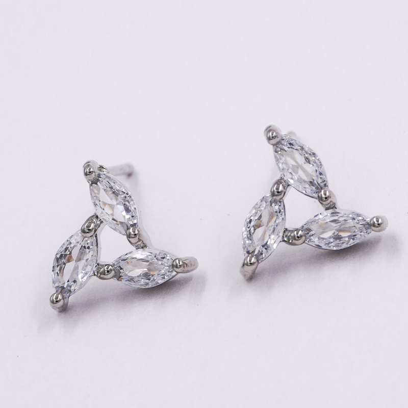 ARETE TOPO TRIANGULO CRISTAL