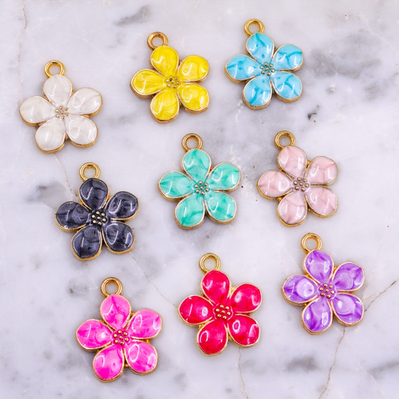 DIJE ESMALTADO FLOR DE COLORES