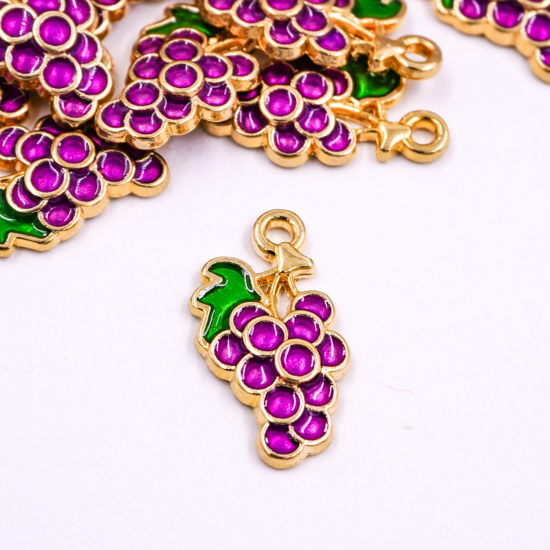 DIJE DE FRUTA ESMALTADO UVA