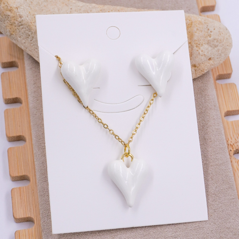 Set de collar con aretes...