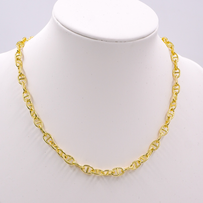 cadena estilo gucci dorada...