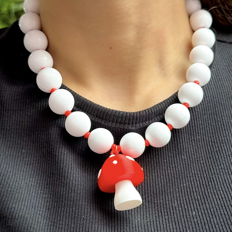 collar bola chicle blanco...