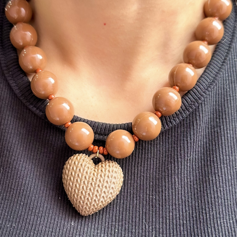 collar bola chicle cafe...