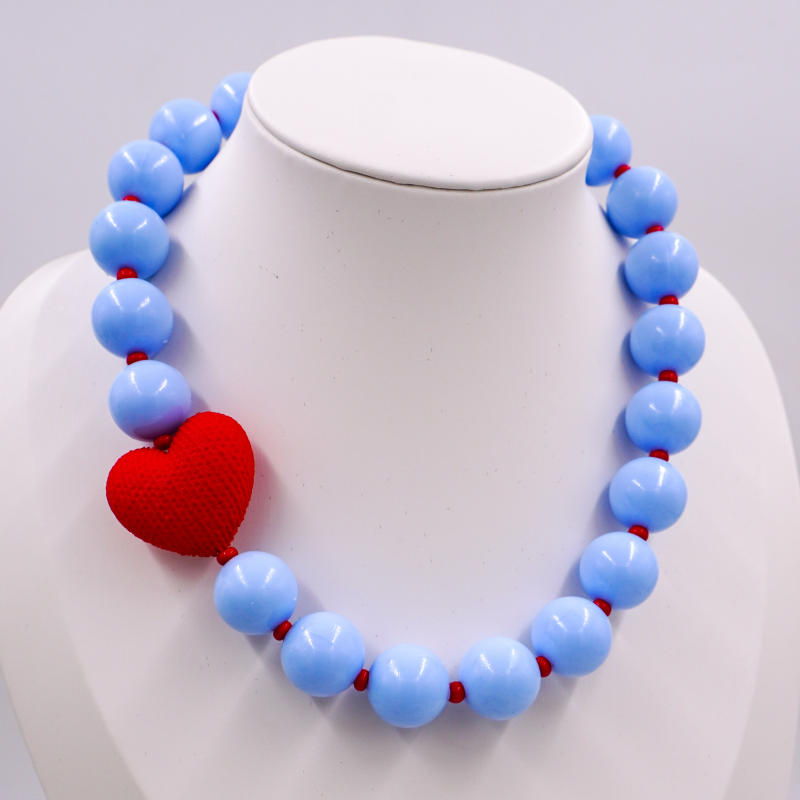 collar bola chicle azul...