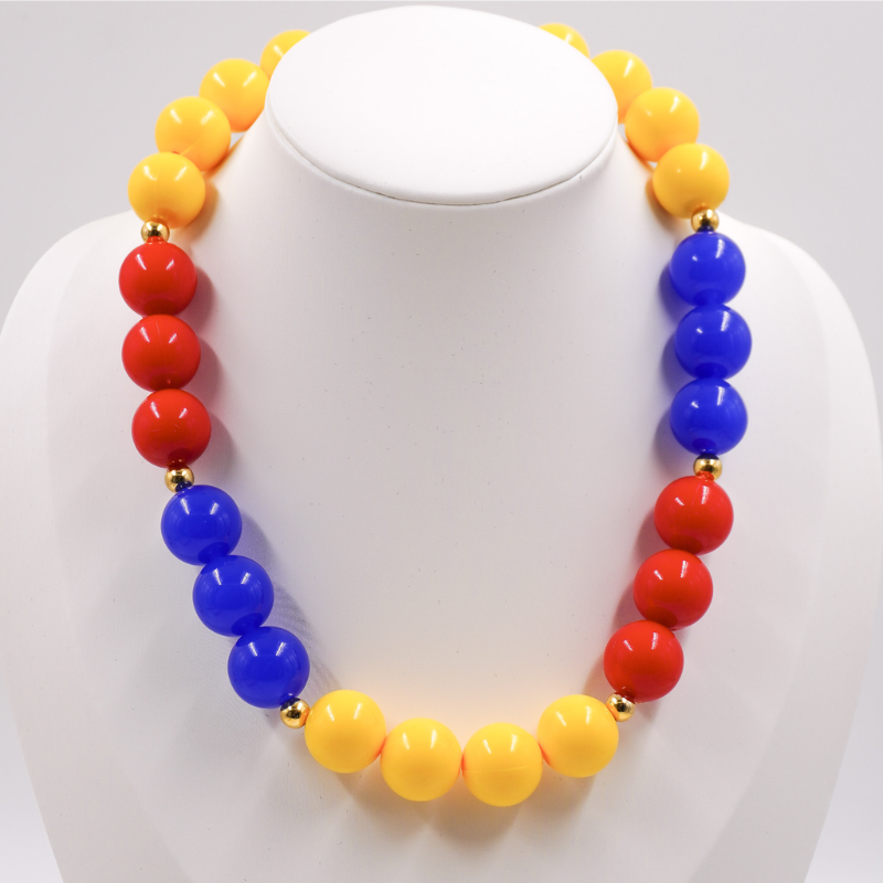 Collar de Colombia en bola...