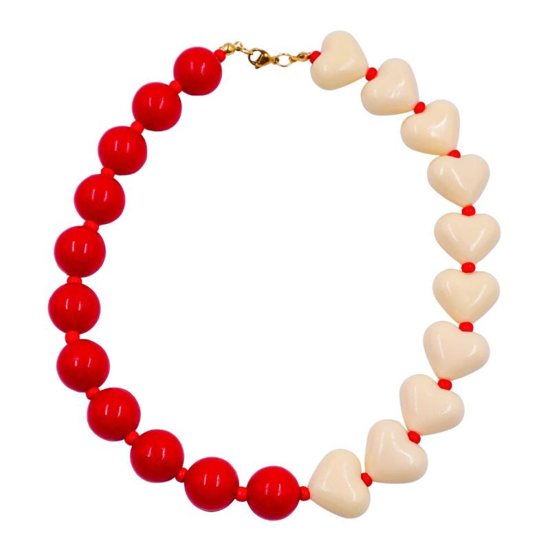 collar corazones y bola...
