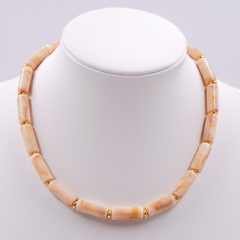Collar de cilindros beige...