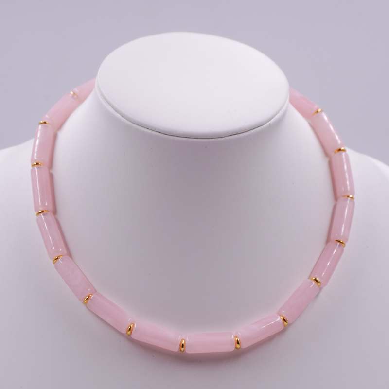 Collar de cilindros rosa...