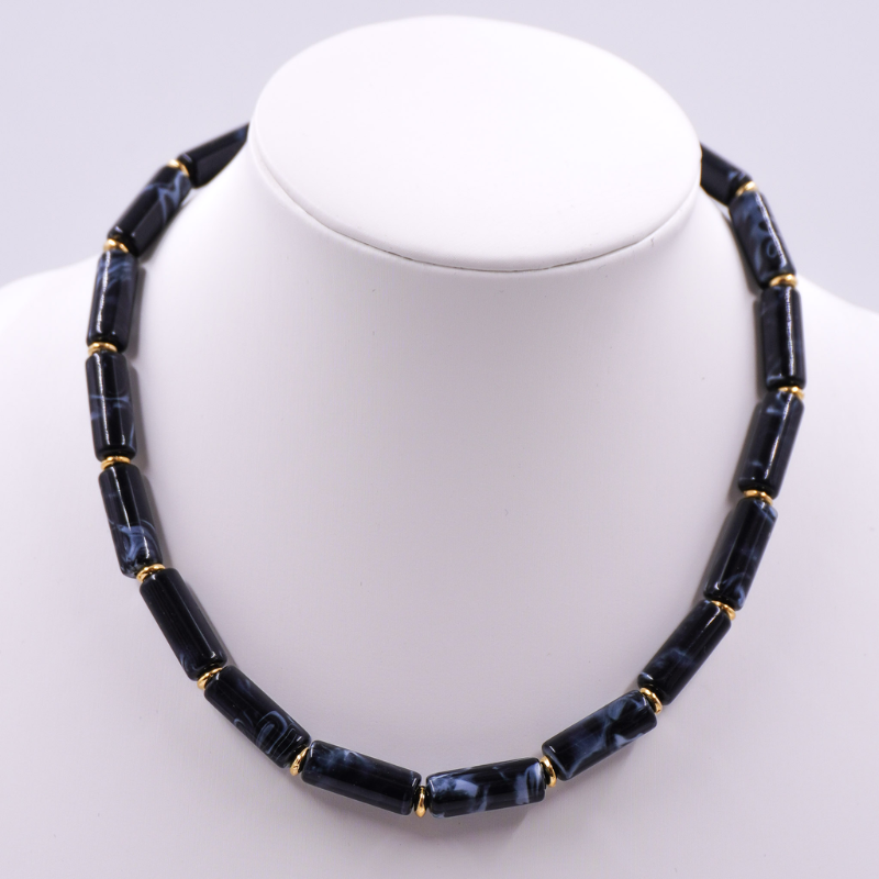 Collar de cilindros negro...