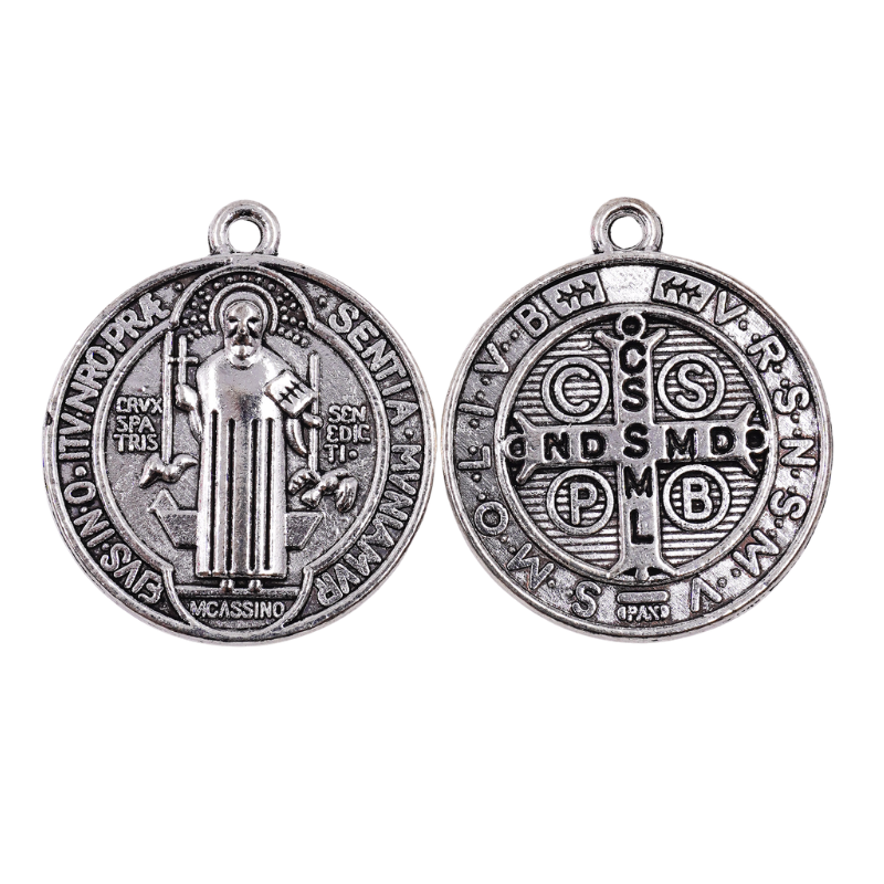 Dije medalla de San Benito...