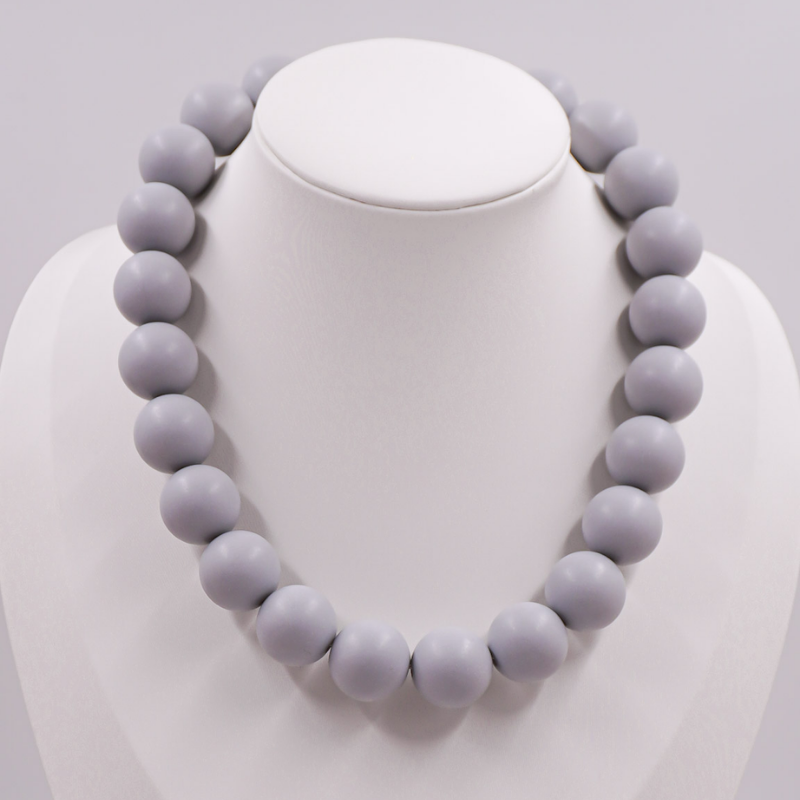 collar bola chicle mate gris