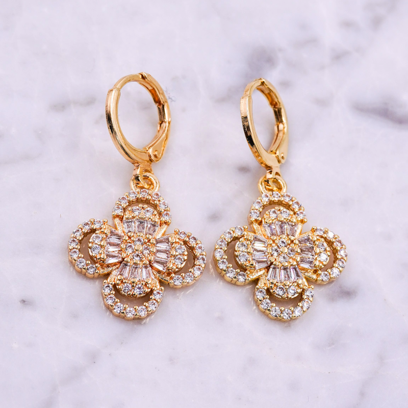 Arete candonga con dije de...